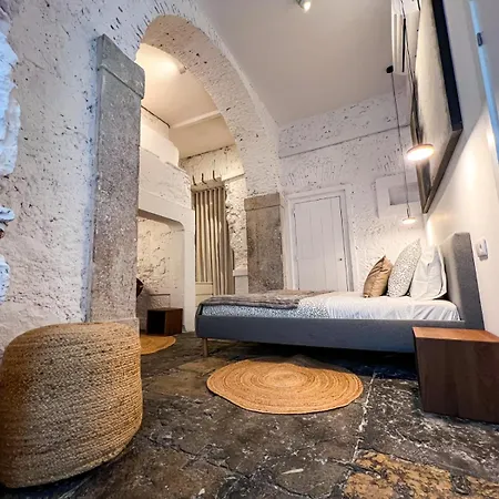 Flat Chiado